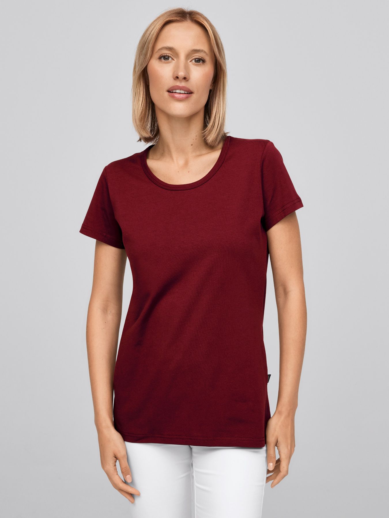 T-shirt CORIA med lengre ryggparti